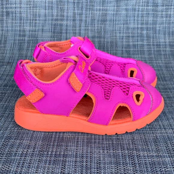 Clarks Girls Ezera Sea T. Closed Toe Fisherman Sandals in pink/orange size 8 - Picture 2 of 11